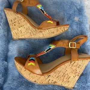 Arizona wedges Indian beads 8 1/2